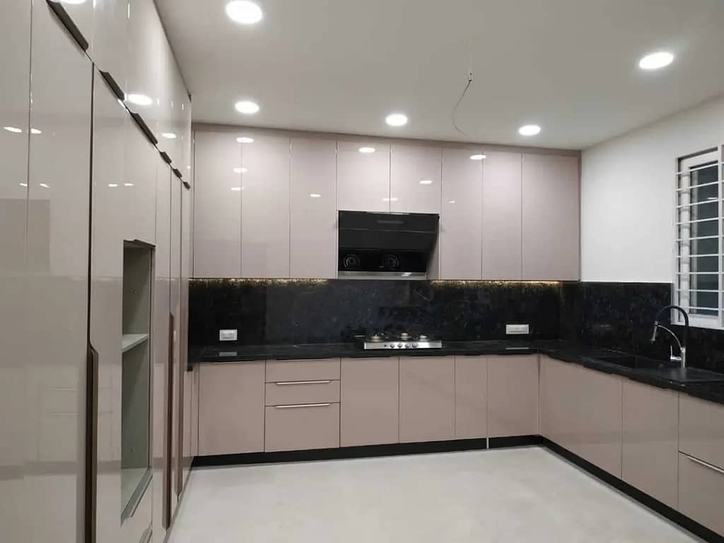 Kitchen Lacqured Glass Shutters Dealers